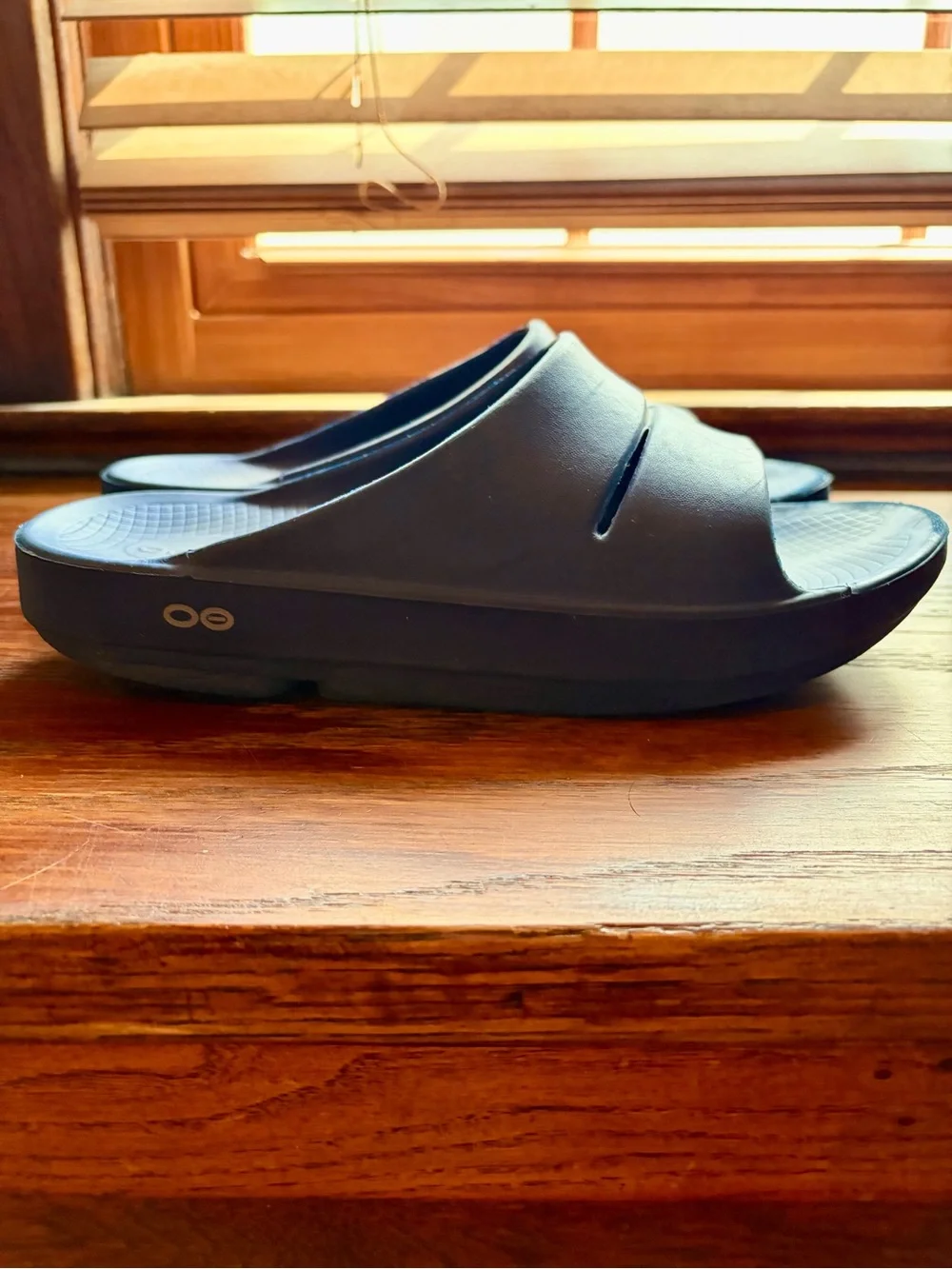 OOFOS Men's Recovery Slide Sandals in Navy Blue